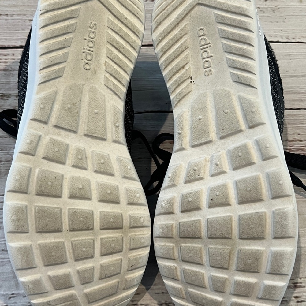 Women’s Memory Foam Adidas Size 6 - image 5